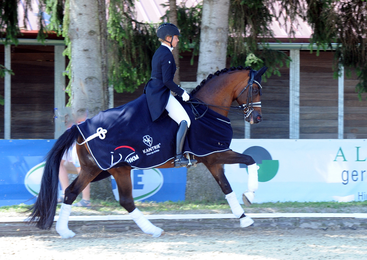 9.Juli 2023 High Motion und Laura 2. Platz im Finale der Qualifikation fr die Derby Stars von Morgen in Bettenrode 2023 - Foto Beate Langels - Gestt Hmelschenburg