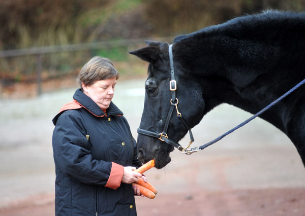 Kostolany's 27. Geburtstag - Heide Welk-Lindhorst und Kosto - Foto: Beate Langels - Trakehner Gestt Hmelschenburg