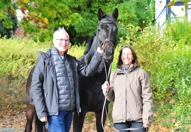 Schwalbenzauber und ihr 3jhriger Vollbruder Denoire v. De Niro Sohn aus der Schwalbendiva v. Totilas - Foto: Beate Langels - Trakehner Gestt Hmelschenburg