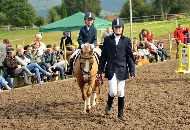 Cinja und Greta - 3. Platz Fhrzgelwettbewerb in Diedersen - Foto Beate Langels - Gestt Hmelschenburg