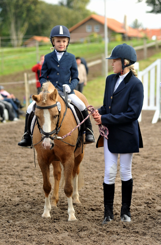 Cinja und Greta - 3. Platz Fhrzgelwettbewerb in Diedersen - Foto Beate Langels - Gestt Hmelschenburg