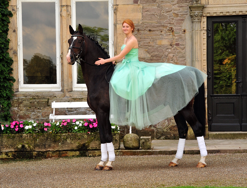 Prämienhengst Shavalou und Johanna - Trakehner Gest t H melschenburg - Foto: Beate Langels