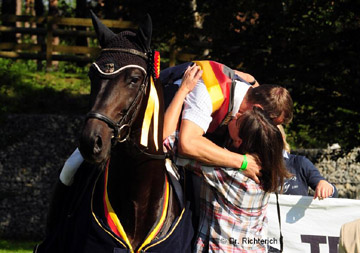 Bundeschampion 2010: Songline v. Summertime - Exclusiv, Gestt Hmelschenburg - Foto: Dr. Peter Richterich