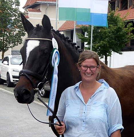Trakehner Prmienstute Gloria Gaynor von Saint Cyr u.d. Elitestute Greta Garbo v. Alter Fritz - Gestt Hmelschenburg - Beate Langels - Foto: Sonnleitner