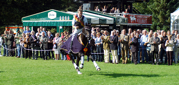 Bundeschampion 2010: Songline v. Summertime - Exclusiv, 6jhrig - Foto: Beate Langels, Gestt Hmelschenburg