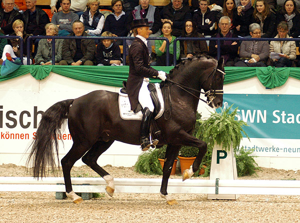 Dressur Europameister TOTILAS und Edward Gal - ein Enkel des Trakehner Hengstes Kostolany - Foto: Beate Langels - Trakehner Gestt Hmelschenburg