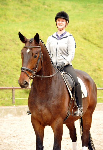 Marie mit dem 5jhrigen Exclusiv-Sohn aus der Vicenza - Foto: Beate Langels - Trakehner Gestt Hmelschenburg