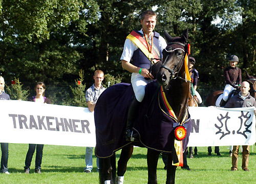 Bundeschampion 2010: Songline v. Summertime - Exclusiv, 6jhrig - Foto: Beate Langels, Gestt Hmelschenburg