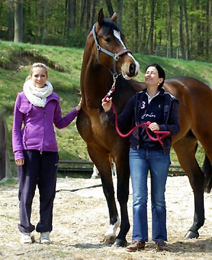 Zinedine Zidane von Summertime mit seinen neuen Reiterinnen - Foto: Beate Langels